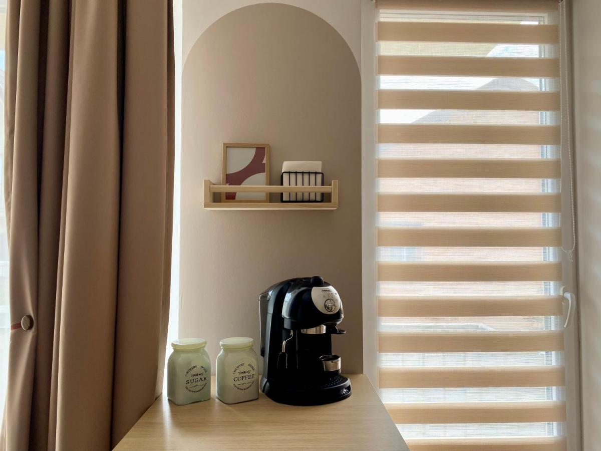 Wanderlust Home Cream, Rasnov Apt For 4, Wifi And Free Parking Esterno foto