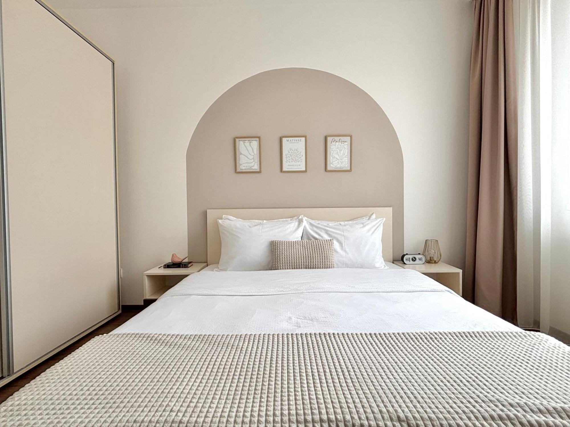 Wanderlust Home Cream, Rasnov Apt For 4, Wifi And Free Parking Esterno foto