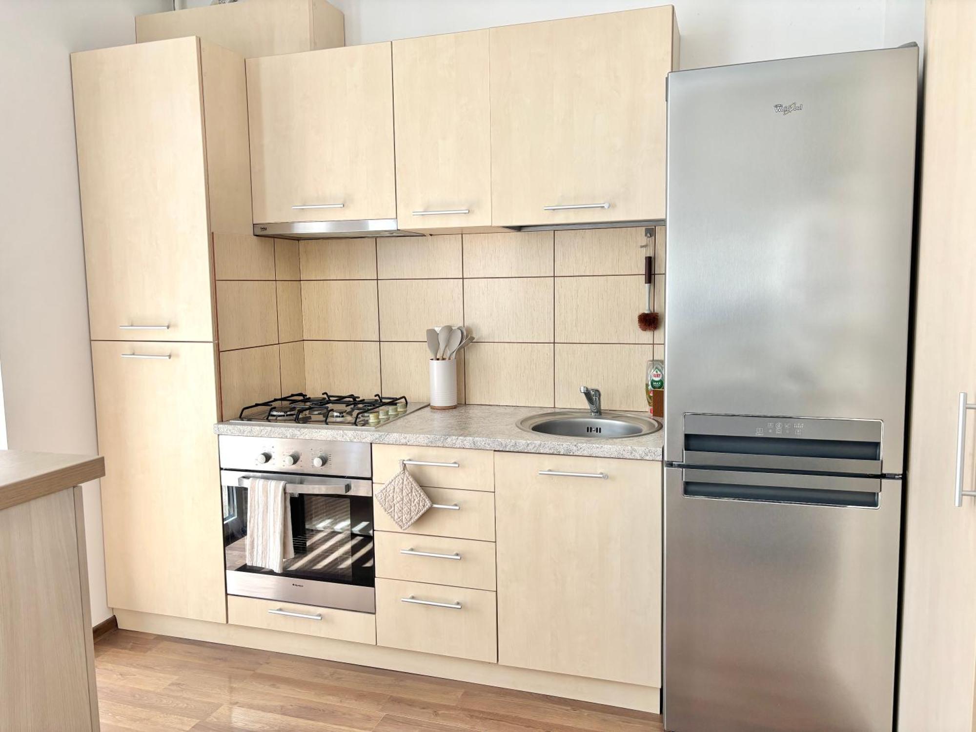 Wanderlust Home Cream, Rasnov Apt For 4, Wifi And Free Parking Esterno foto