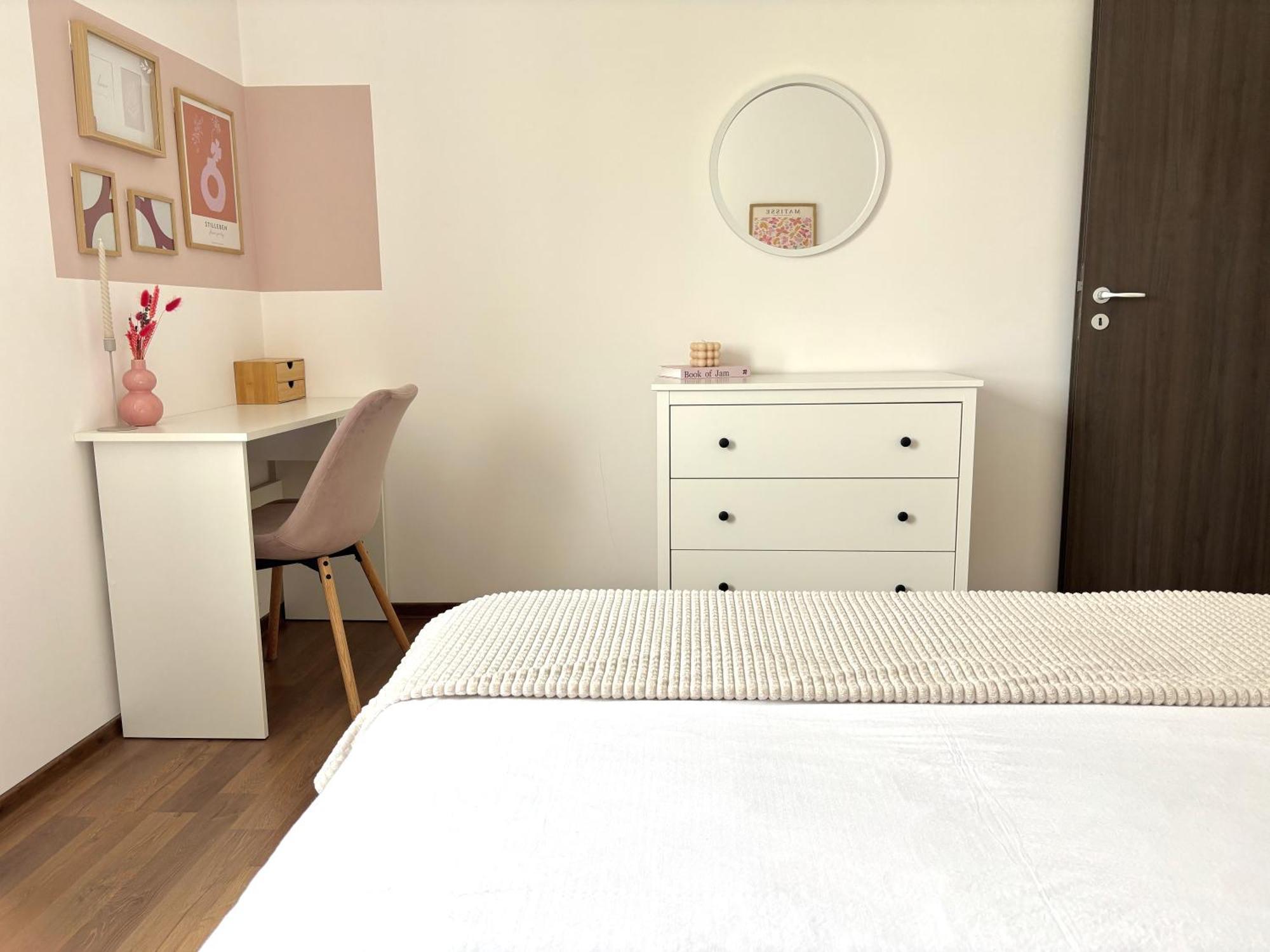 Wanderlust Home Cream, Rasnov Apt For 4, Wifi And Free Parking Esterno foto