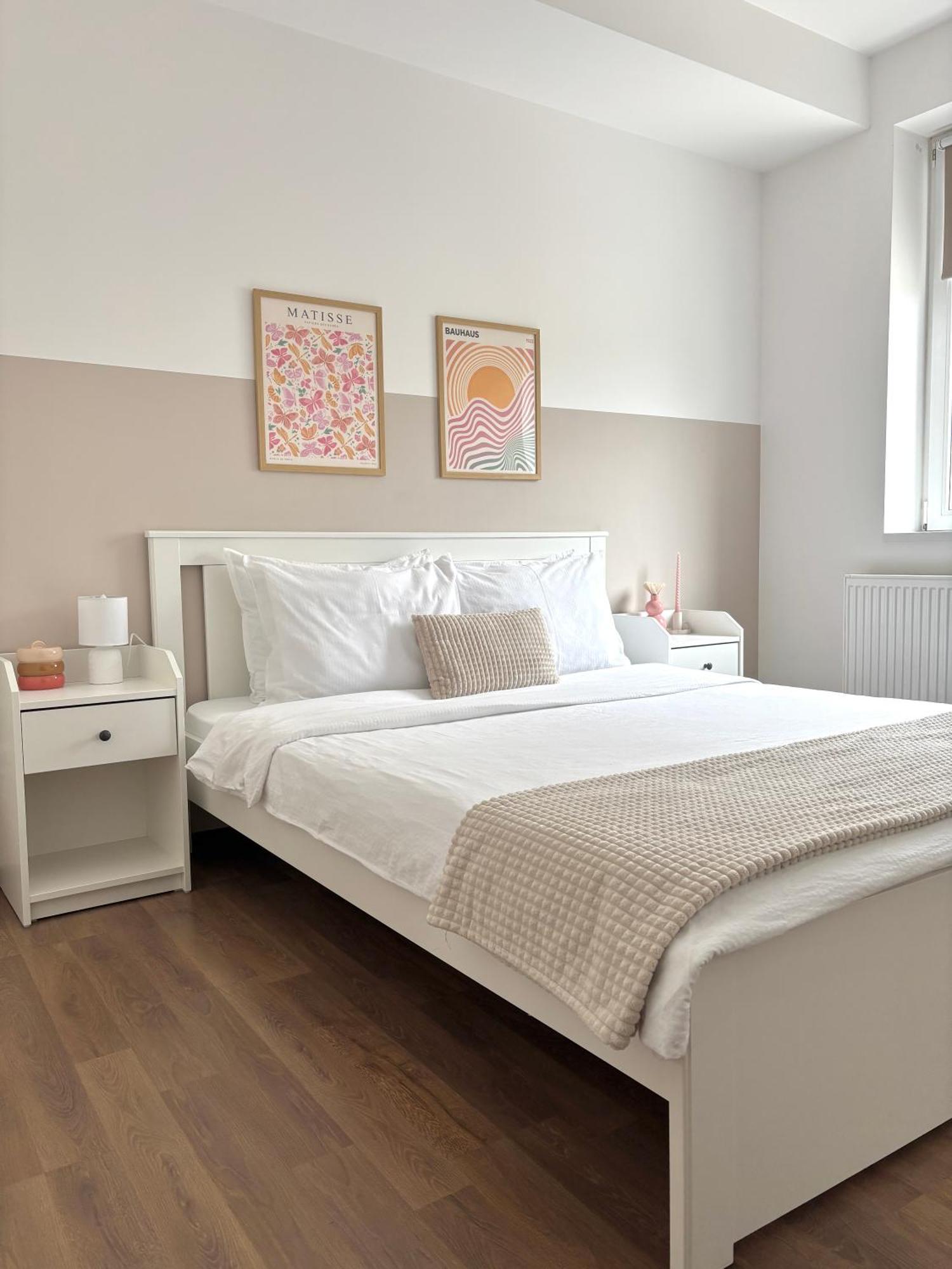Wanderlust Home Cream, Rasnov Apt For 4, Wifi And Free Parking Esterno foto