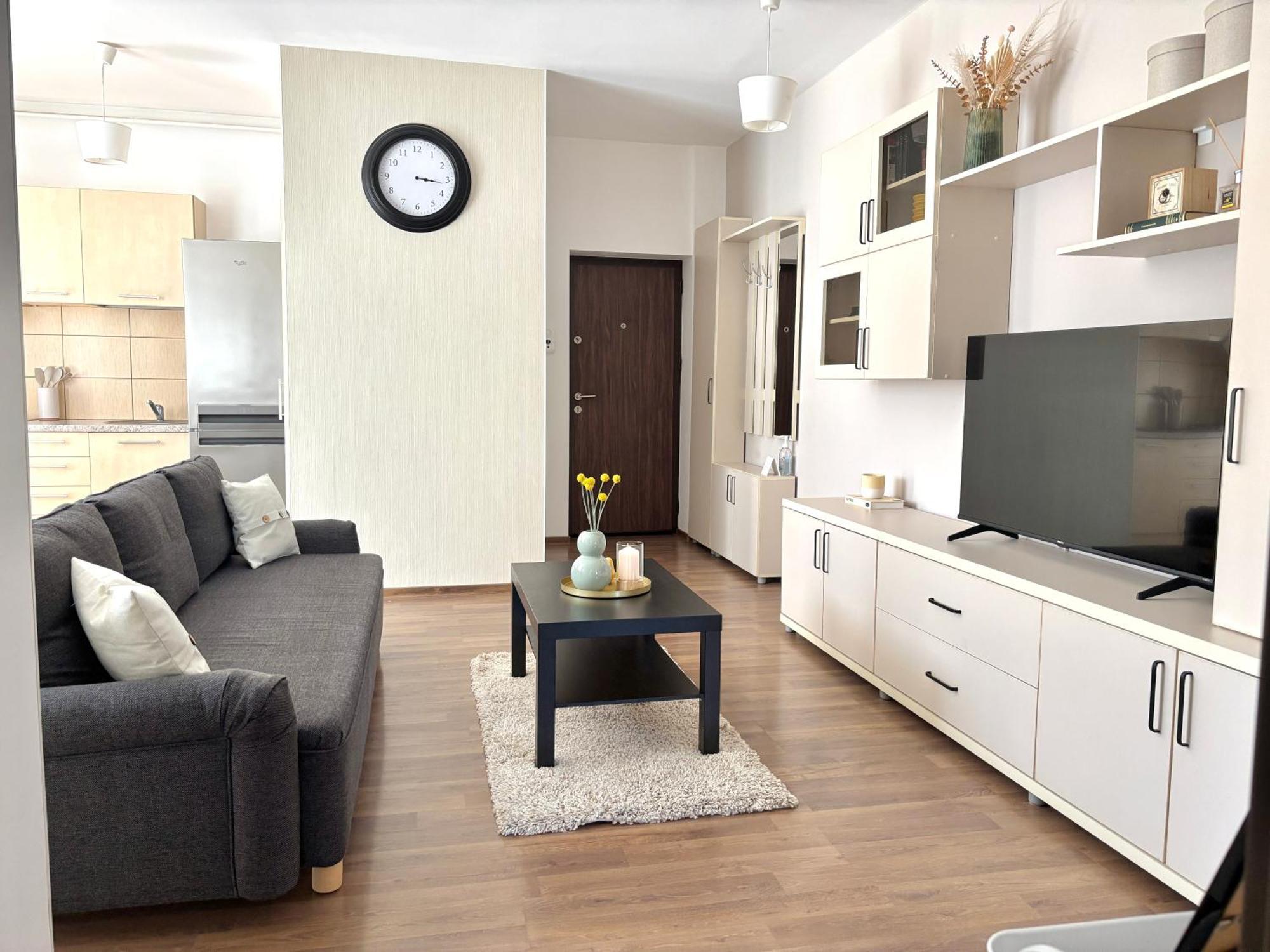 Wanderlust Home Cream, Rasnov Apt For 4, Wifi And Free Parking Esterno foto
