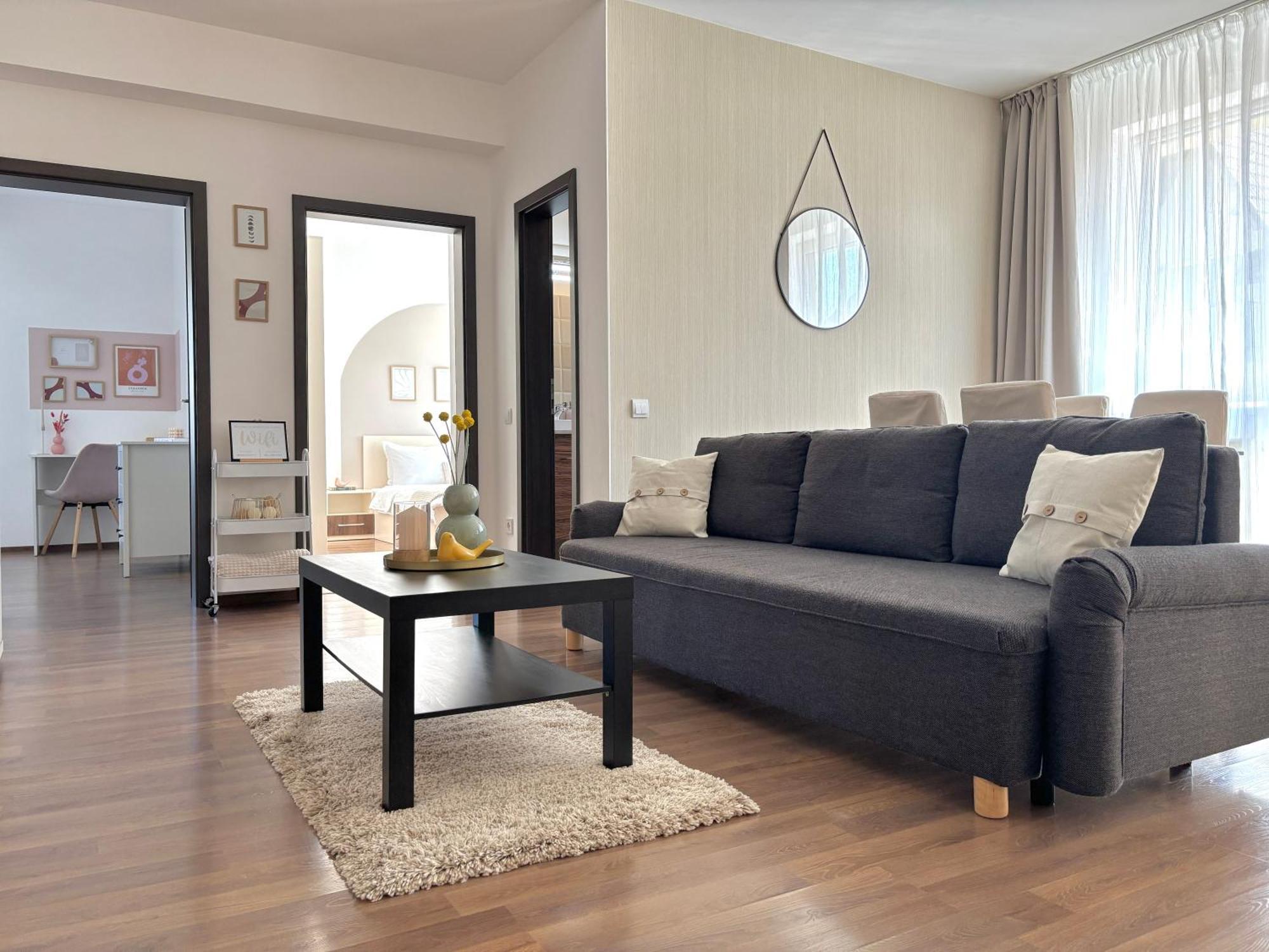 Wanderlust Home Cream, Rasnov Apt For 4, Wifi And Free Parking Esterno foto
