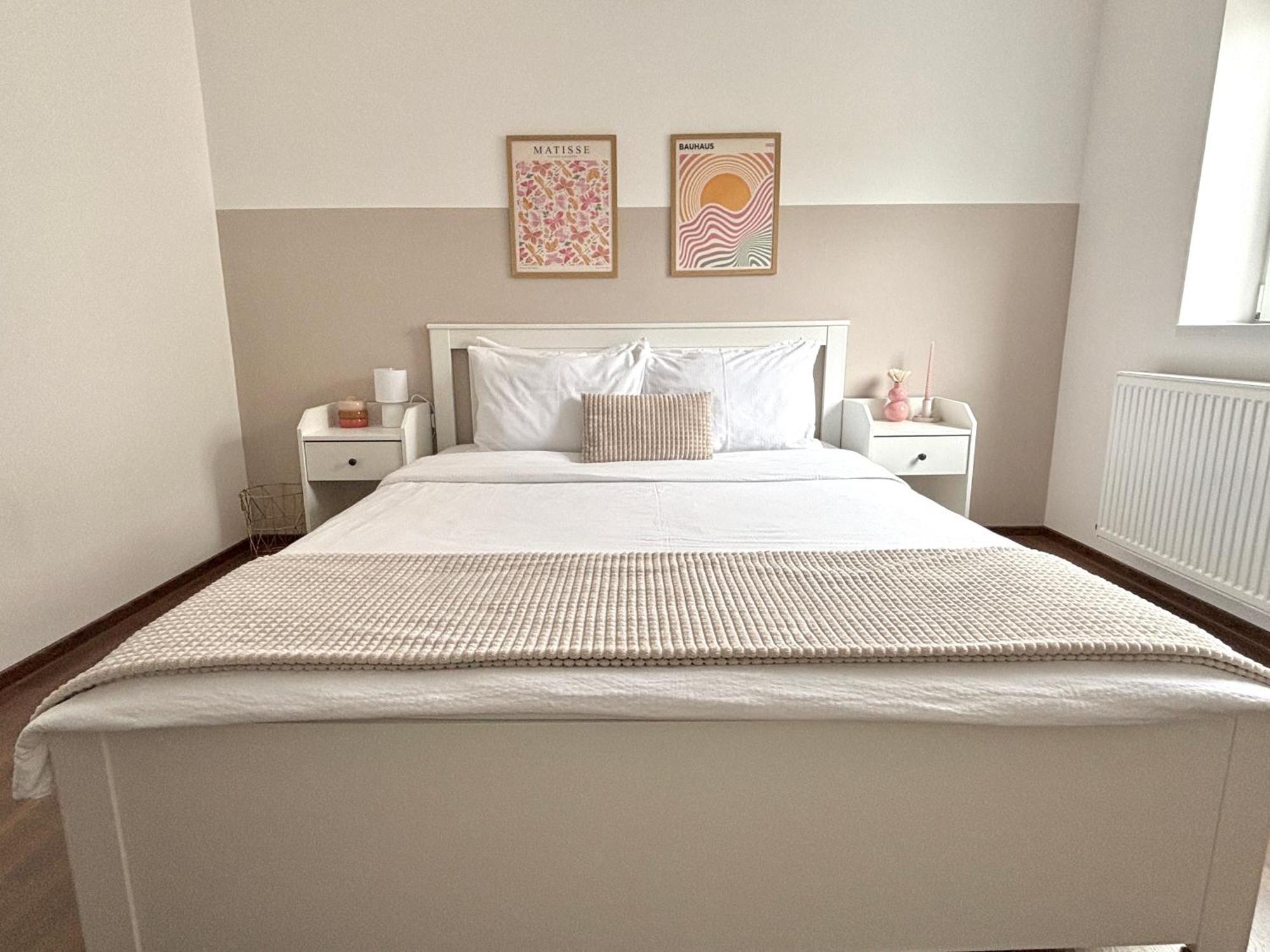Wanderlust Home Cream, Rasnov Apt For 4, Wifi And Free Parking Esterno foto